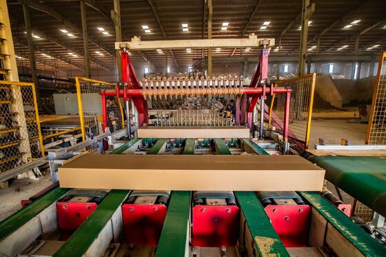 100톤/일 ~ 1200톤/일 점토 속빈 블록 및 고체 벽돌 절단용 동기식 하향 프레스 절단기